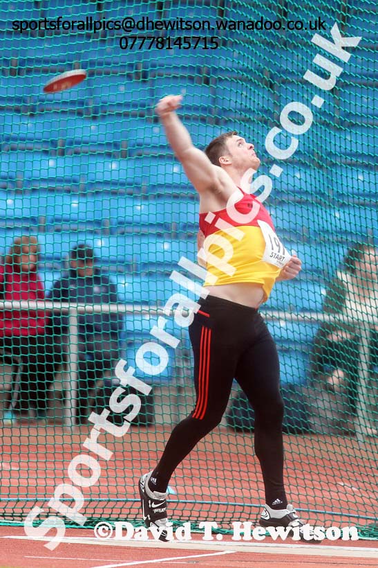 Mens  senior discus, Northern Senior and Under-20s Track and Field Champs., Manchester. Photo: David T. Hewitson/Sports for All Pics